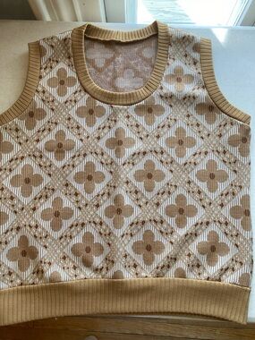 VTG 70s Classic Floral Knit Sleeveless Sweater Vest - Beige
